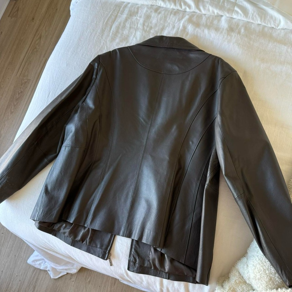 Vintage brown zip up leather jacket - Picture 7 of 8